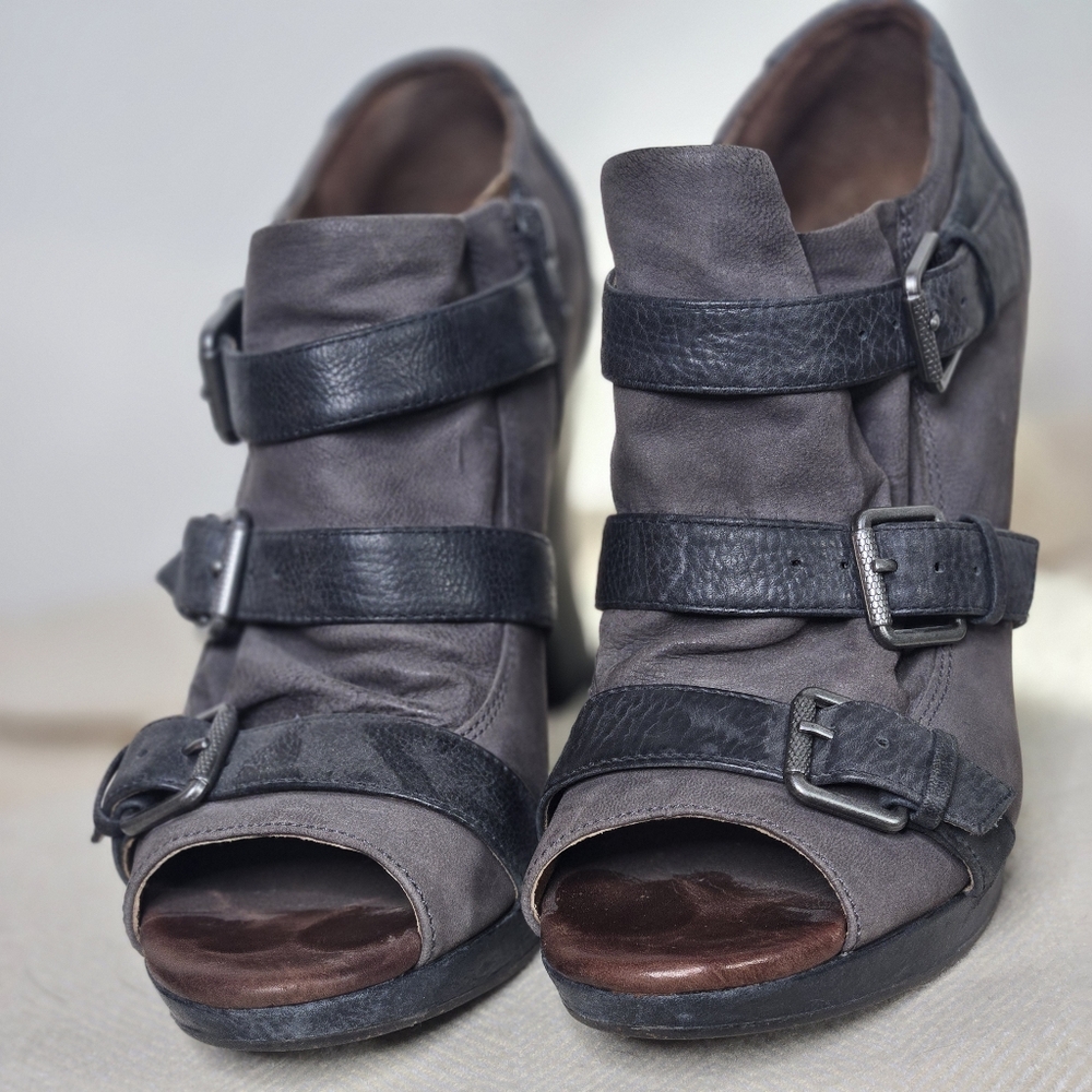NAYA Smoke Grey Black Leather Buckle Heels 8.5 EUC